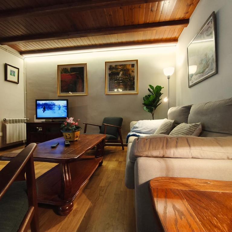 AC Apartaments Incles - Appartamento con 2 Camere da Letto e Terrazza - 12