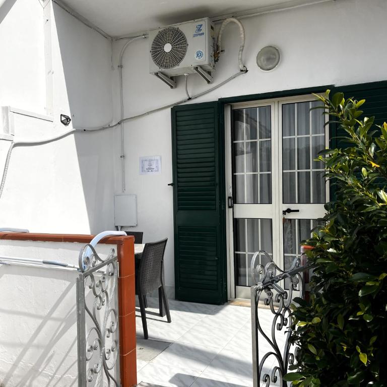 Casa Irrose, bilocale completo di tutti i servizi, in zona tranquilla - One-Bedroom Apartment - 19
