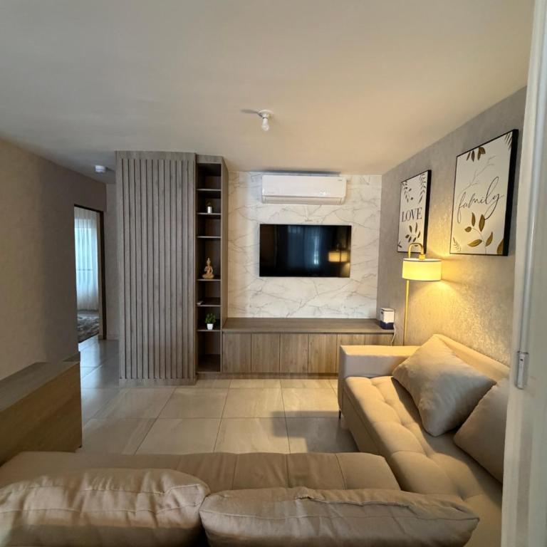Depa equipado planta baja, alberca, gym y excelente ubicación, a 10min de estadio BBVA sede del mundial - Two-Bedroom Apartment - 1