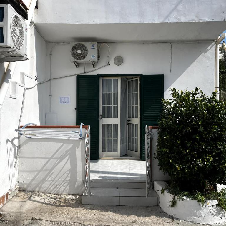 Casa Irrose, bilocale completo di tutti i servizi, in zona tranquilla - One-Bedroom Apartment - 18