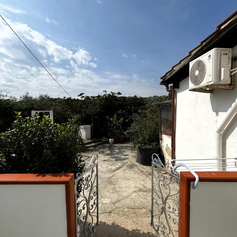 Casa Irrose, bilocale completo di tutti i servizi, in zona tranquilla - One-Bedroom Apartment - 22