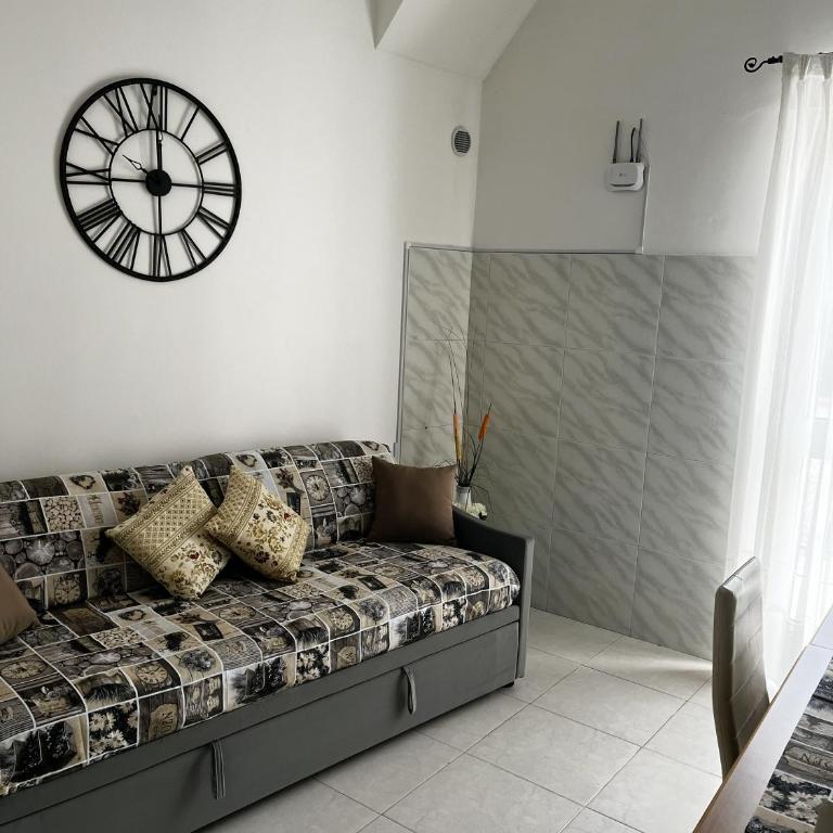 Casa Irrose, bilocale completo di tutti i servizi, in zona tranquilla - One-Bedroom Apartment - 11