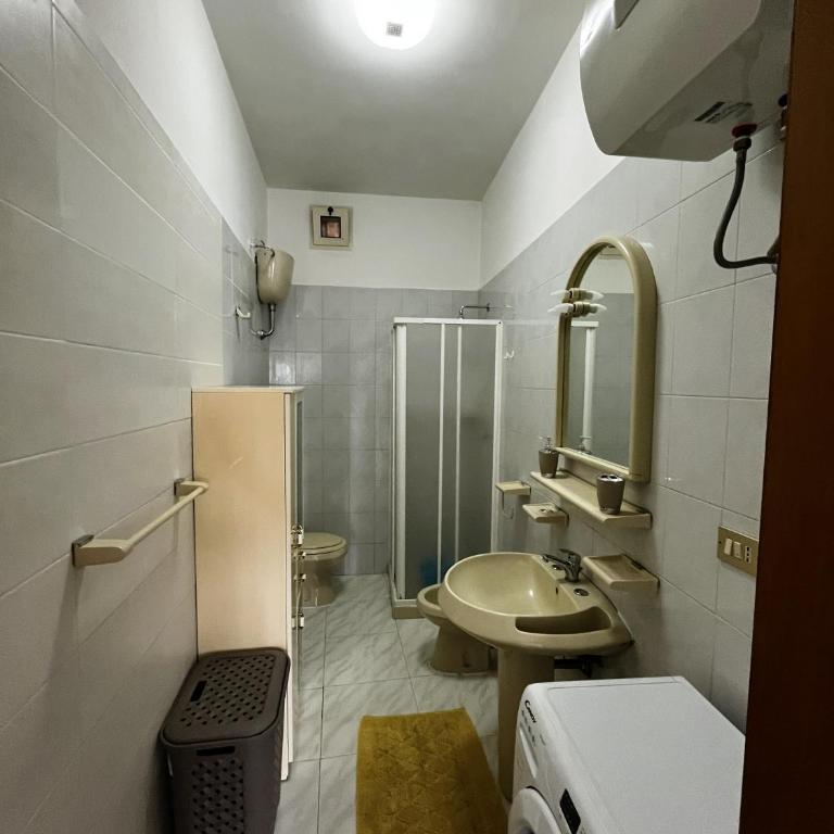 Casa Irrose, bilocale completo di tutti i servizi, in zona tranquilla - One-Bedroom Apartment - 16