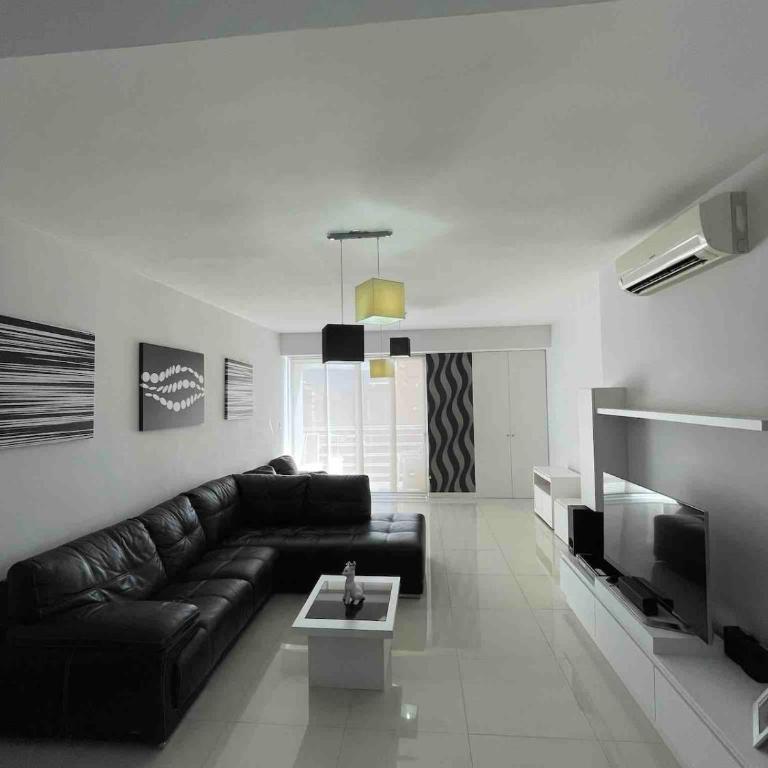 Moderno apartamento con piscina - One-Bedroom Apartment - 25