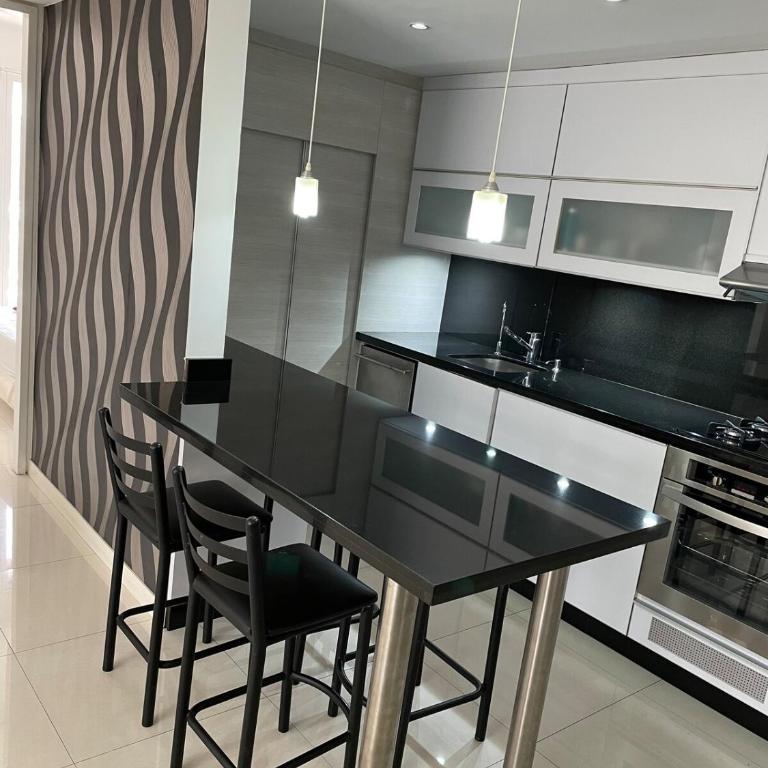 Moderno apartamento con piscina - One-Bedroom Apartment - 26
