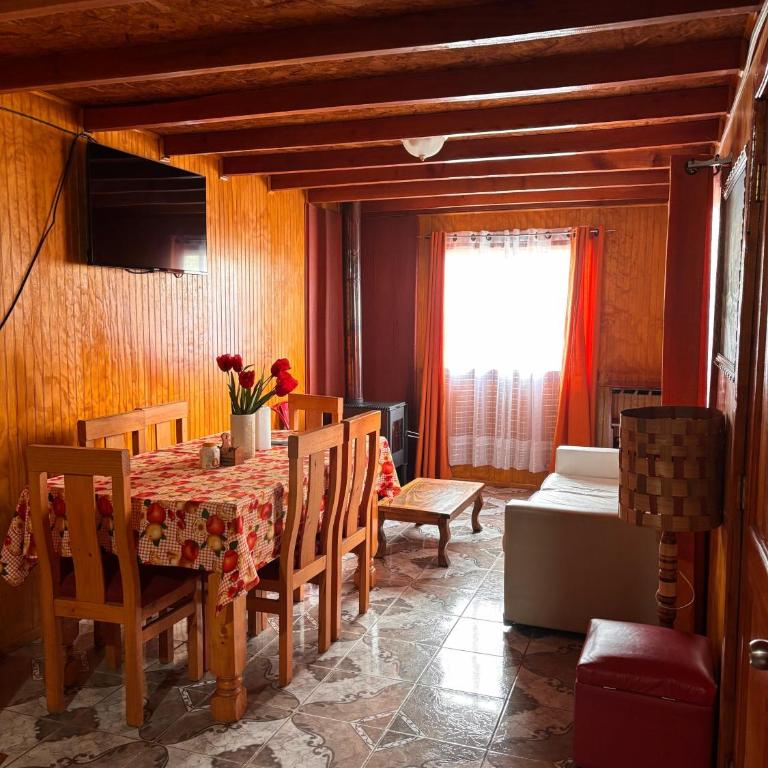 Cómoda Casa en el Centro de Lonquimay - Two-Bedroom Apartment - 1