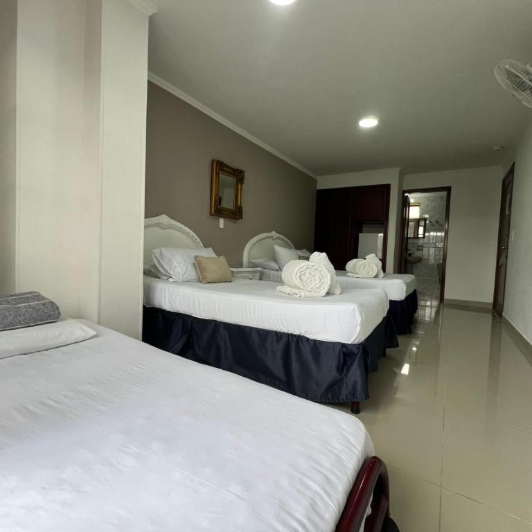 Hotel Suite Santa Rosa - Habitación Cuádruple Estándar - 4