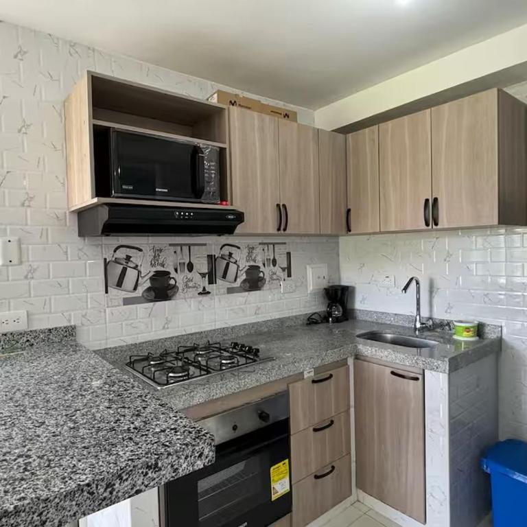 Moderno Apto de 2 Hab con Balcón y Gran Ubicación - Apartamento de 2 dormitorios - 5