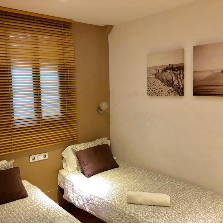Nou Rambla 3 bedroom apartment - Three-Bedroom Apartment - 10