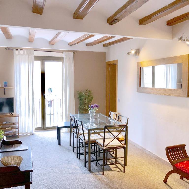 Nou Rambla 3 bedroom apartment - Three-Bedroom Apartment - 2