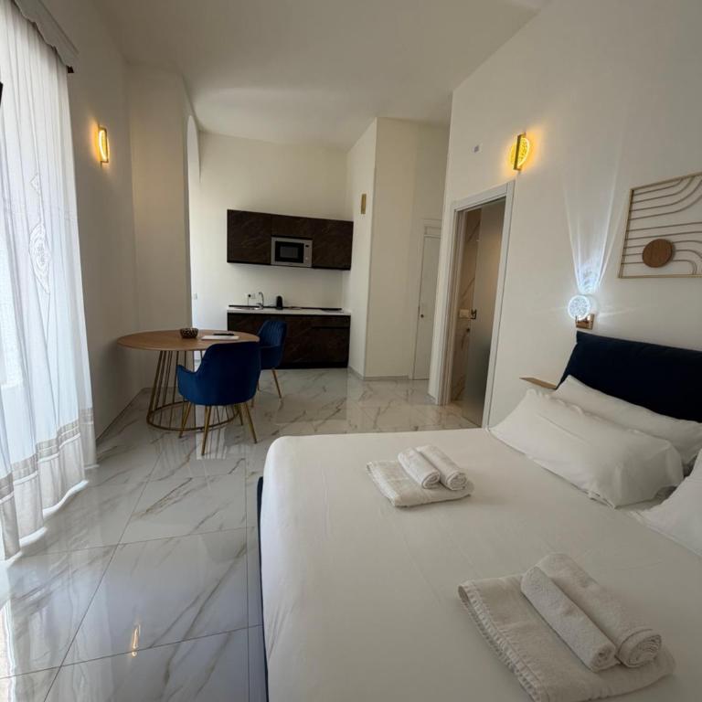 Ippolita Palace LUXURY ROOMS - Camera Matrimoniale Superior - 2