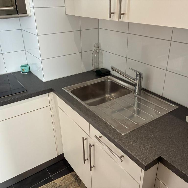 Quiet Champel-Terrasse getaway, 2 minutes from CEVA - Appartement 1 Chambre - 7