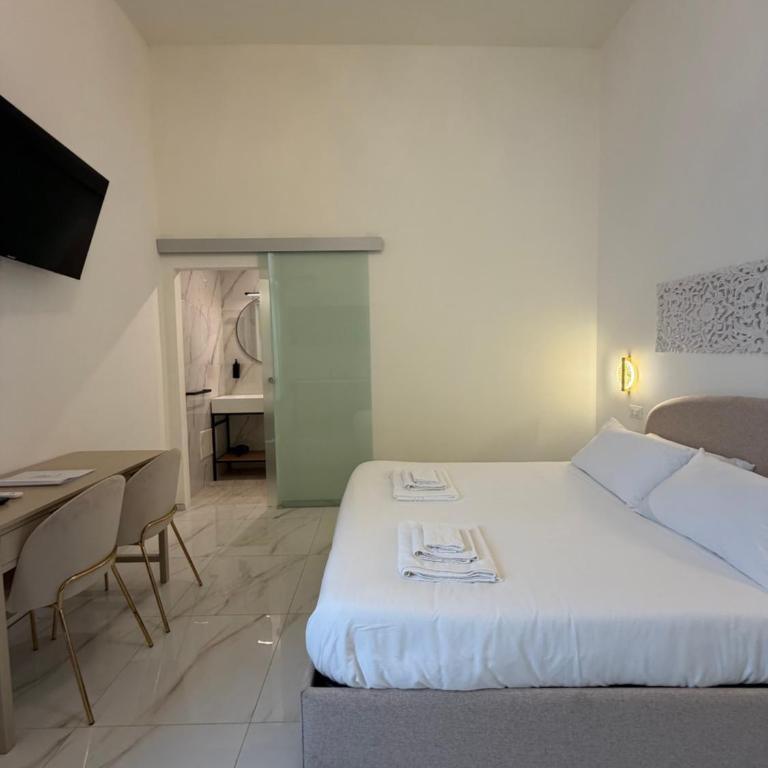 Ippolita Palace LUXURY ROOMS - Camera Matrimoniale con Patio - 3