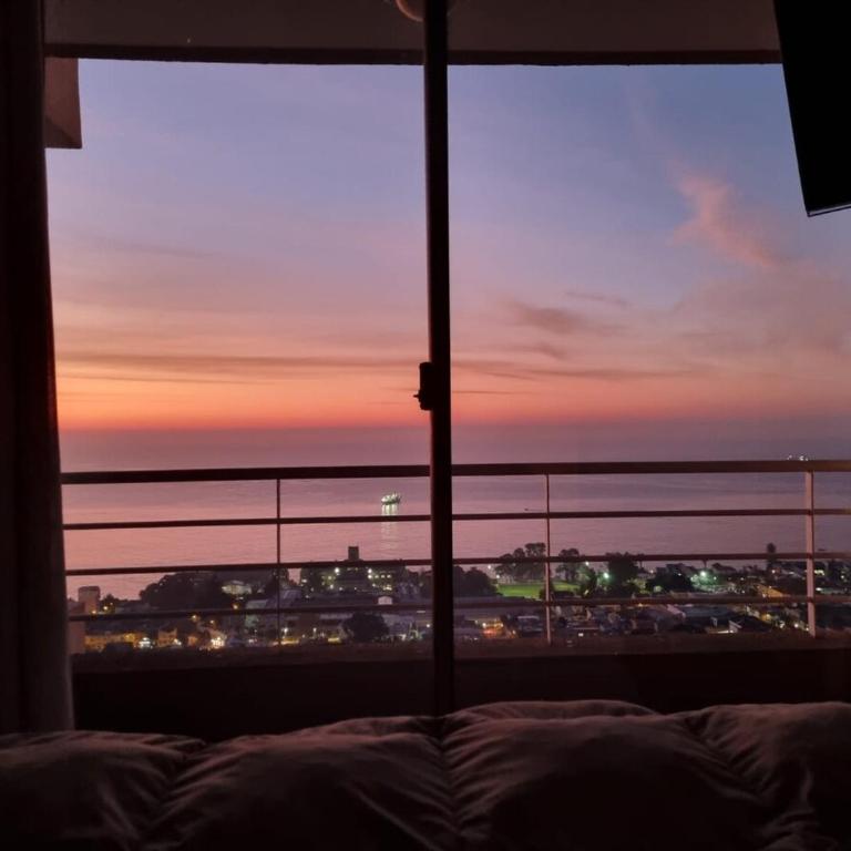 Apartment with balcony, steps from Caleta Portales, 2 bedrooms, 2 bathrooms - Two-Bedroom Apartment - 2