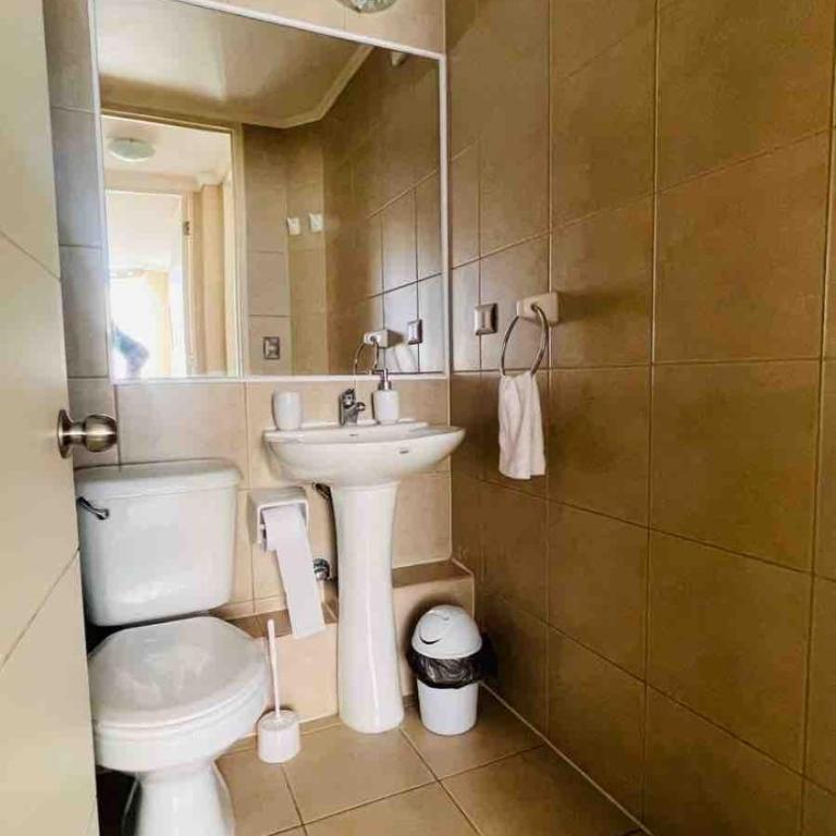 Apartment with balcony, steps from Caleta Portales, 2 bedrooms, 2 bathrooms - Two-Bedroom Apartment - 4