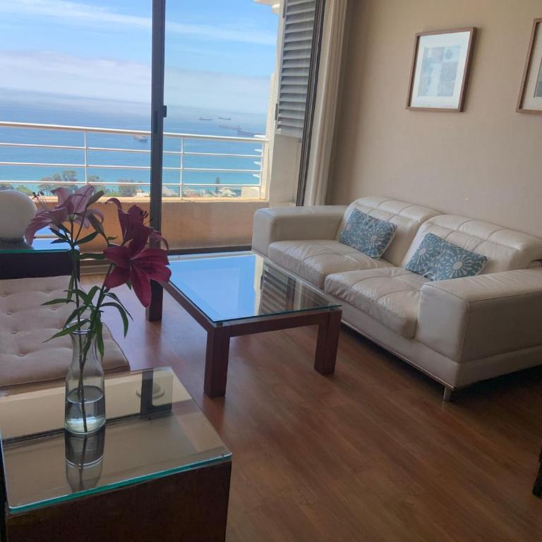 Apartment with balcony, steps from Caleta Portales, 2 bedrooms, 2 bathrooms - Two-Bedroom Apartment - 17