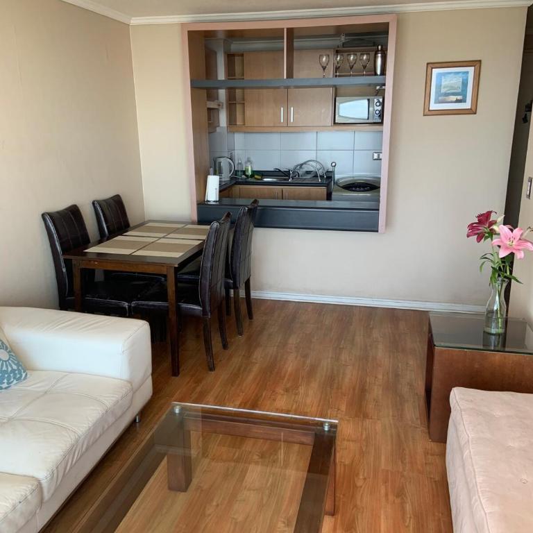 Apartment with balcony, steps from Caleta Portales, 2 bedrooms, 2 bathrooms - Two-Bedroom Apartment - 18