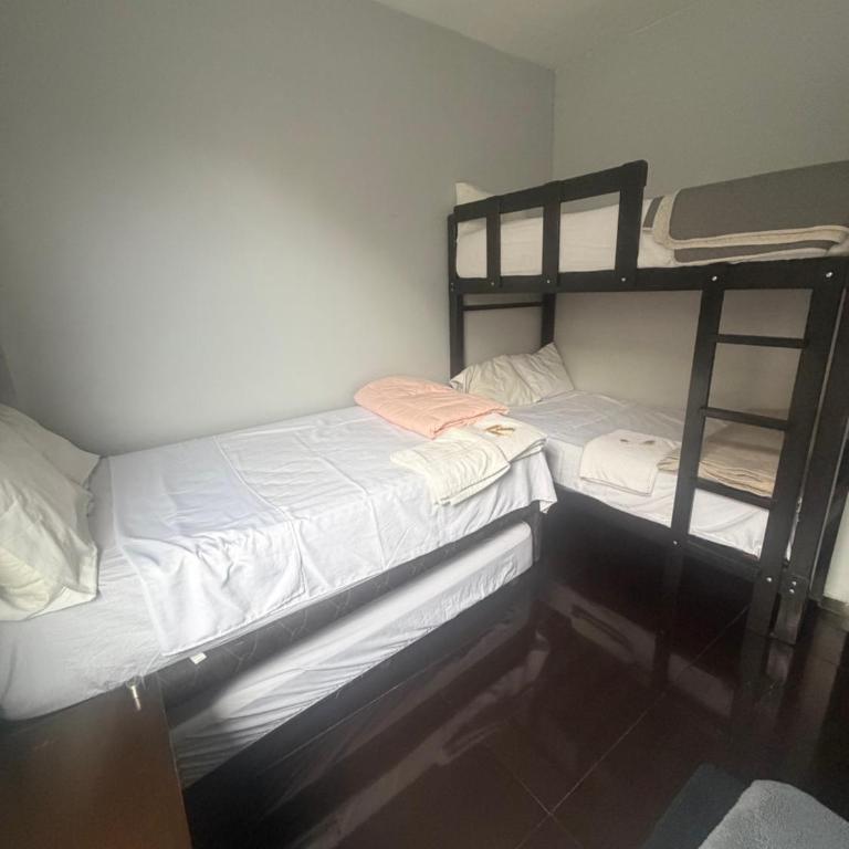 Miraflores Alcanfores - Three-Bedroom Apartment - 6