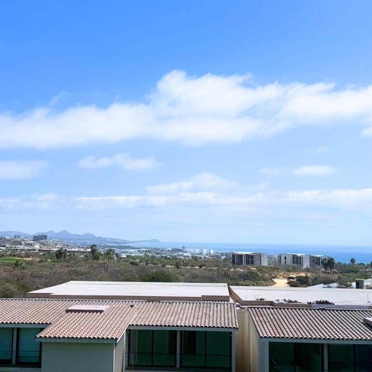 Golf Course & Ocean View with 3 BD 4BA Cora - Three-Bedroom Apartment - 9
