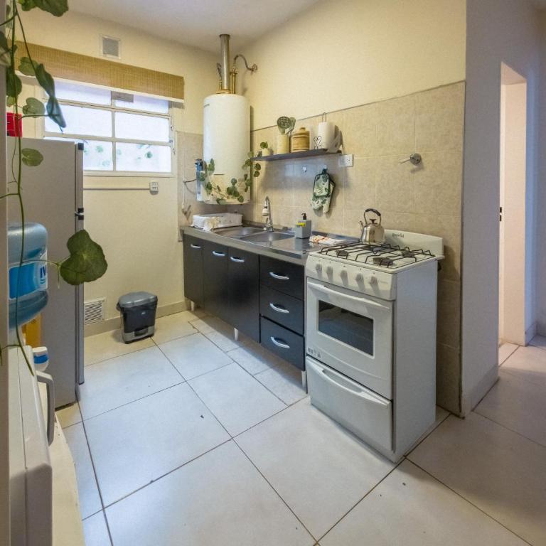 Aloha Teo - Departamento por Día en Trelew, espacioso y cerca de todo! - Apartamento de 2 dormitorios - 77
