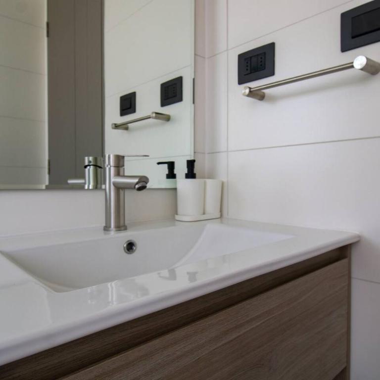 Amplio Depto. 2D | Vista Abierta, Wifi y GYM - Apartment - 11