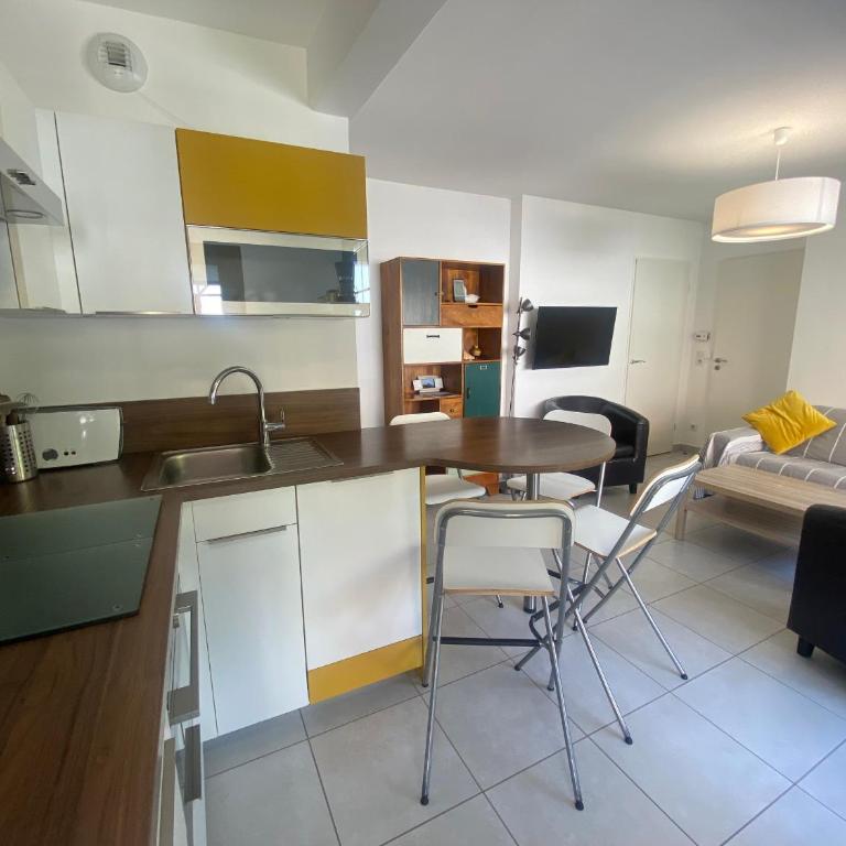Charmant T3 au cœur d'Arcachon, à 50m de la plage & 300m de la gare, parking et WiFi inclus - FR-1-374-121 - Apartment (4 Adults) - 13