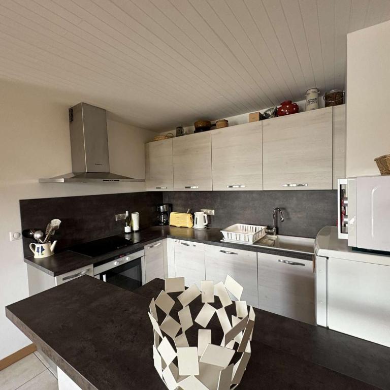 Appartement spacieux avec parking - 6 pers. - FR-1-180-674 - Apartment - 4