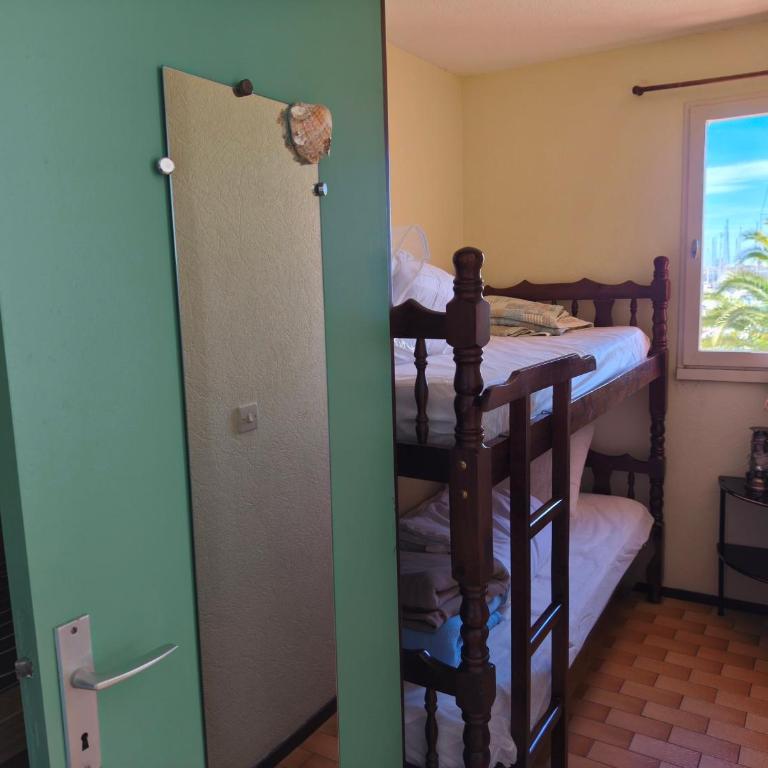 Studio Cabine à Gruissan pour 4 pers - Parking sécurisé - FR-1-796-40 - Appartamento - 5