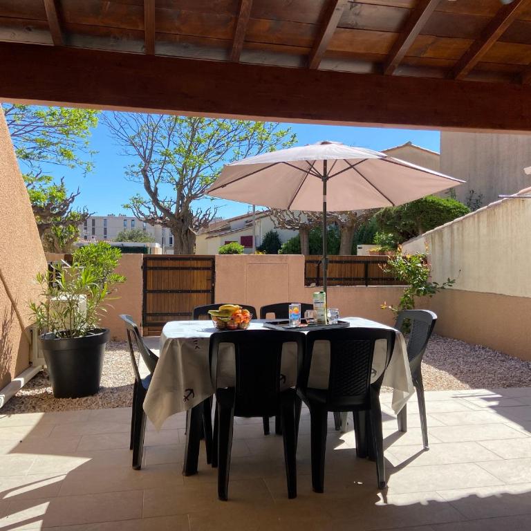 Joli T2 Climatisé avec Cour Privée et Parking, à 500m Plage et Port - Saint Cyprien - FR-1-793-2 - Apartment - 1