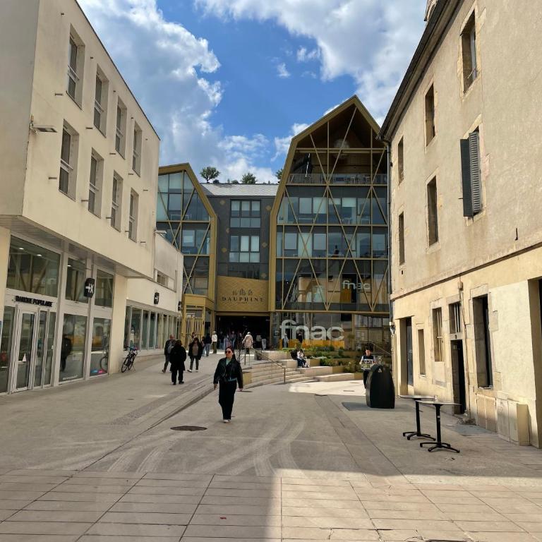 Hyper centre, rue de la Liberté, calme - Appartement 1 Chambre - 10