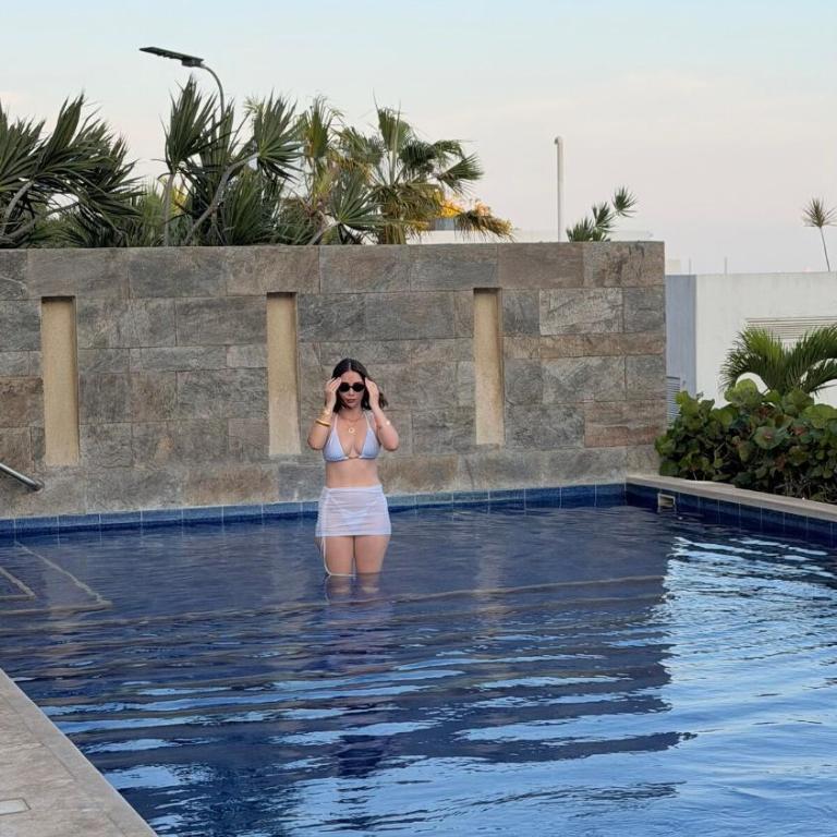 Lujoso Dpto Playa Priv, parqueo, piscina, jacuzzi, seguridad - Apartment - 13