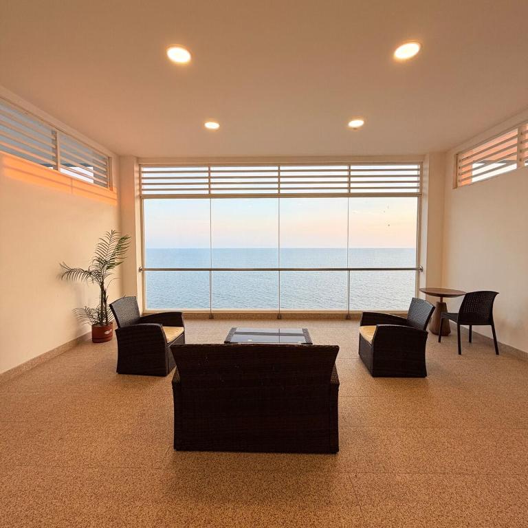 Lujoso Dpto Playa Priv, parqueo, piscina, jacuzzi, seguridad - Apartment - 24