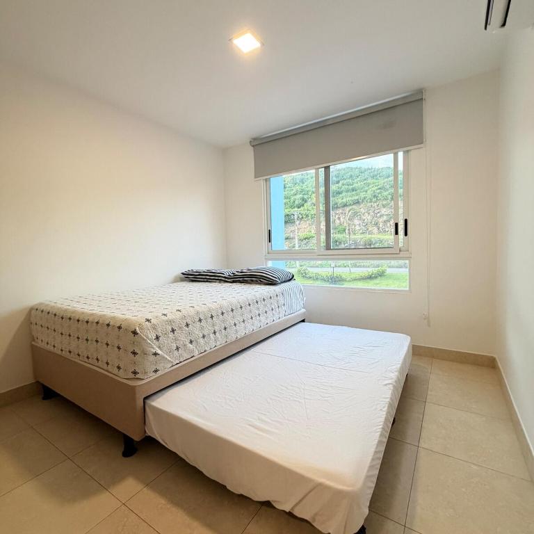 Lujoso Dpto Playa Priv, parqueo, piscina, jacuzzi, seguridad - Apartment - 9