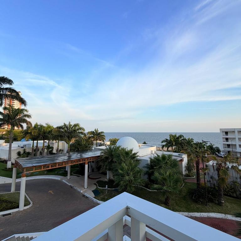 Lujoso Dpto Playa Priv, parqueo, piscina, jacuzzi, seguridad - Apartment - 63