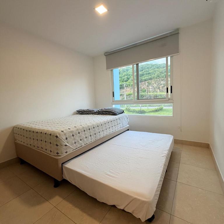 Lujoso Dpto Playa Priv, parqueo, piscina, jacuzzi, seguridad - Apartment - 73