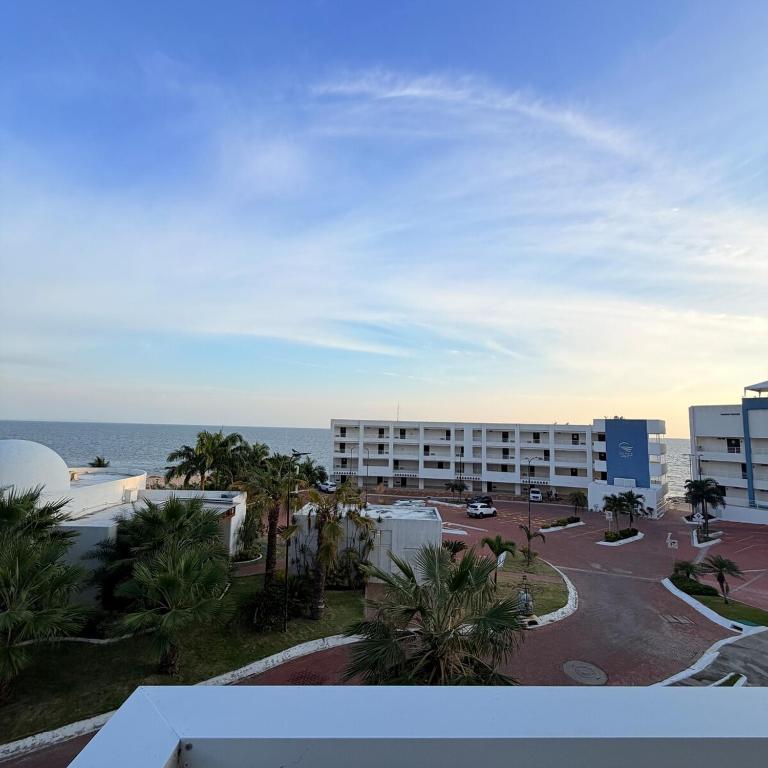 Lujoso Dpto Playa Priv, parqueo, piscina, jacuzzi, seguridad - Apartment - 86