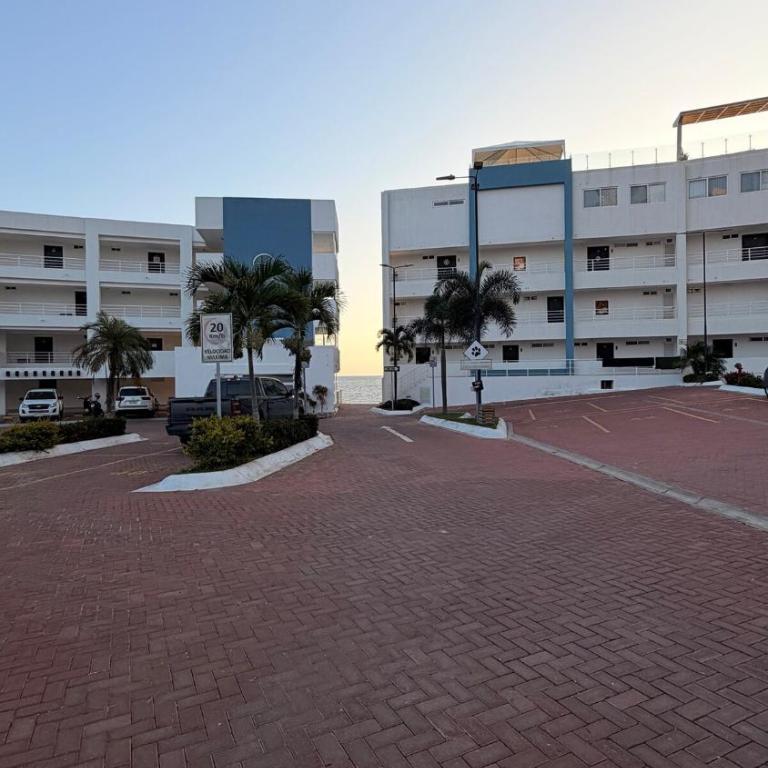 Lujoso Dpto Playa Priv, parqueo, piscina, jacuzzi, seguridad - Apartment - 91