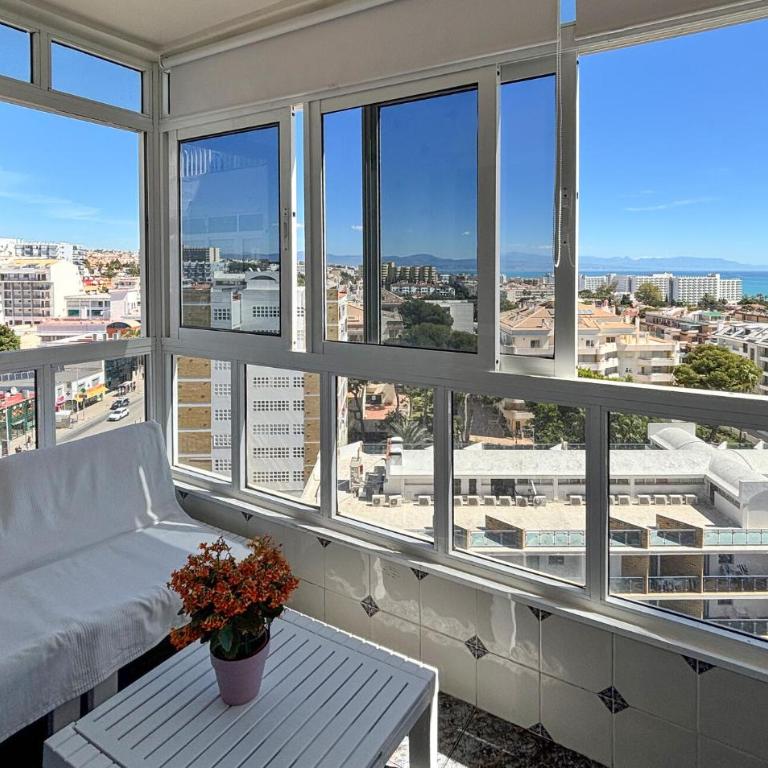 Amazing Apartment In Benalmádena With Wifi - Apartamento de 2 dormitorios con vistas al océano - 1