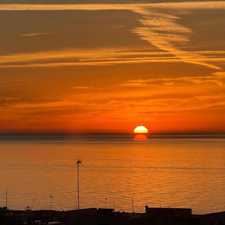 Amazing Apartment In Benalmádena With Wifi - Apartamento de 2 dormitorios con vistas al océano - 7