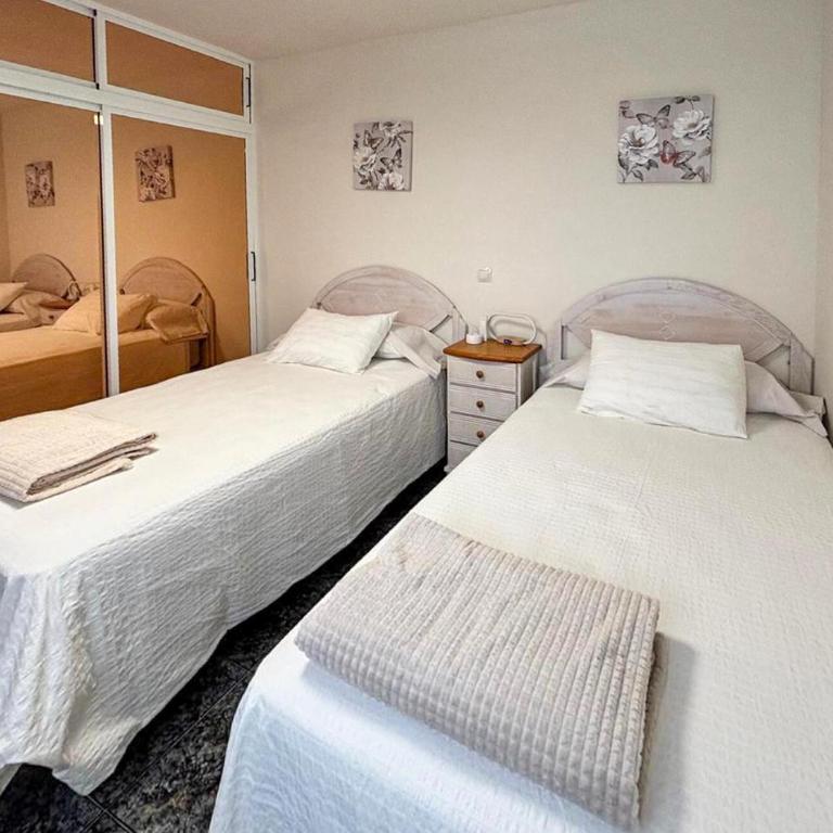 Amazing Apartment In Benalmádena With Wifi - Apartamento de 2 dormitorios con vistas al océano - 11
