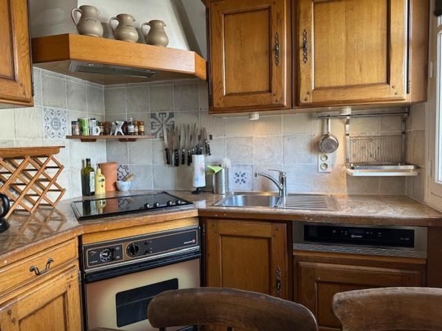 Provence-Style Studio Sea across the street - Studio - 13