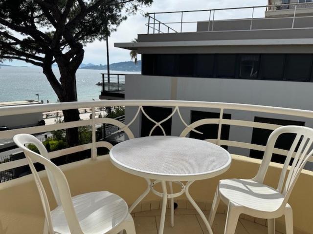 Provence-Style Studio Sea across the street - Studio - 16