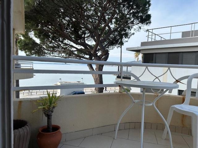 Provence-Style Studio Sea across the street - Studio - 20