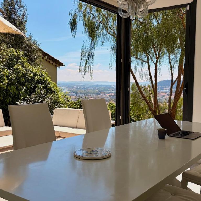 Vue mer et îles d'Or, villa rénovée, plancha gaz - Villa - 7