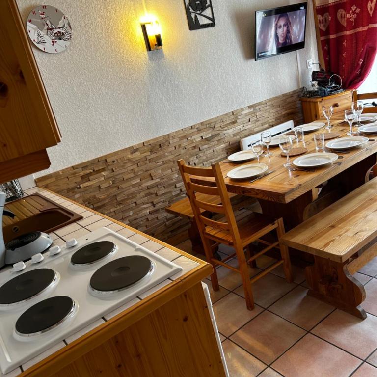 Charmant appartement 6-8 personnes au cœur du village à proximité lac et pistes de ski - Appartement 2 Chambres - 2