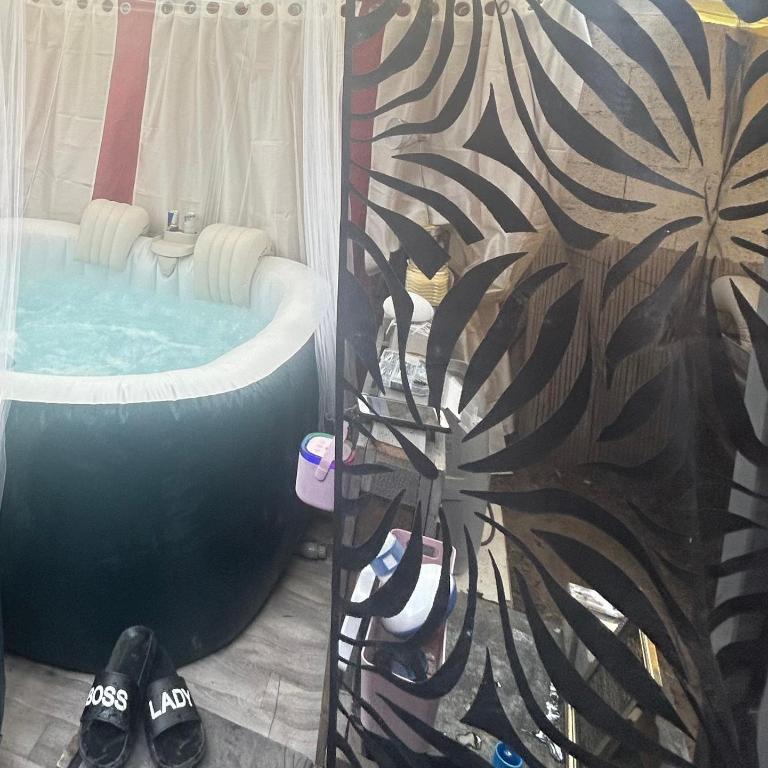 Votre Évasion jacuzzi privée - Apartment mit 1 Schlafzimmer - 14