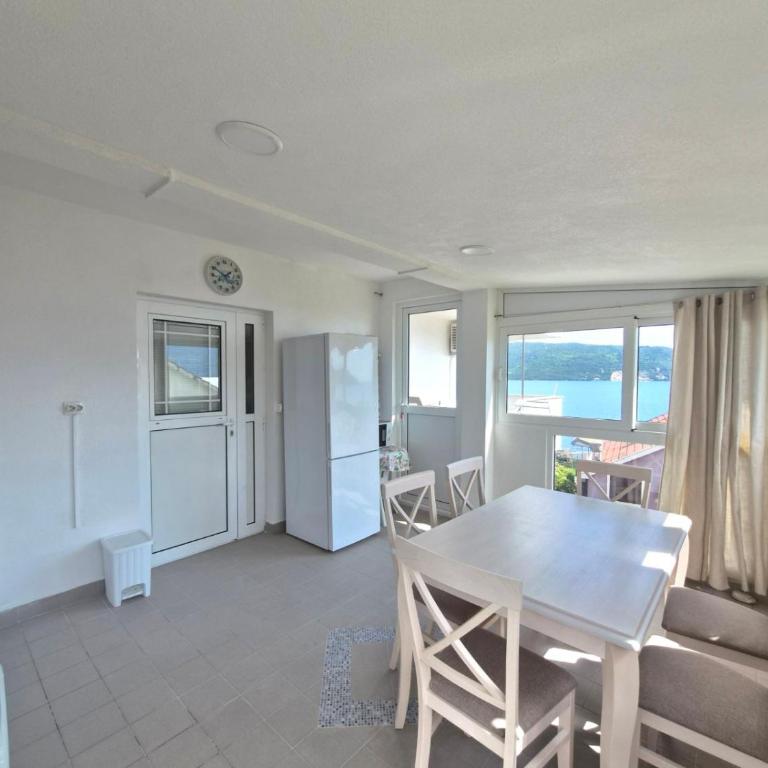 Apartments Miljevic - Apartment with Sea View - 11