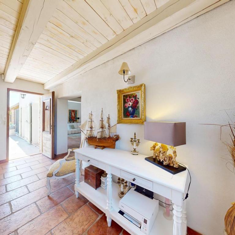 Mas des Capitelles Nîmes, avec piscine - Three-Bedroom Villa - 31