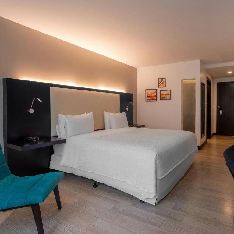 Four Points by Sheraton Cuenca - Habitación con cama extragrande. - 3