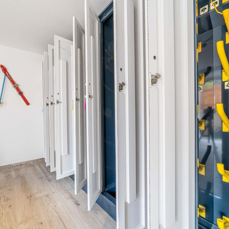 Blizzard apartments, ski in ski out - Chalet - 1